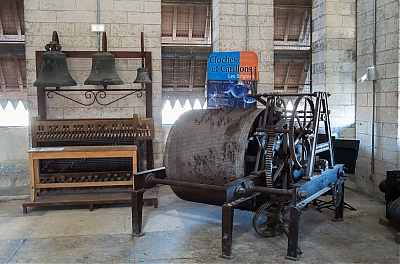 Carillon_RouenL1060421-M-DRR.jpg